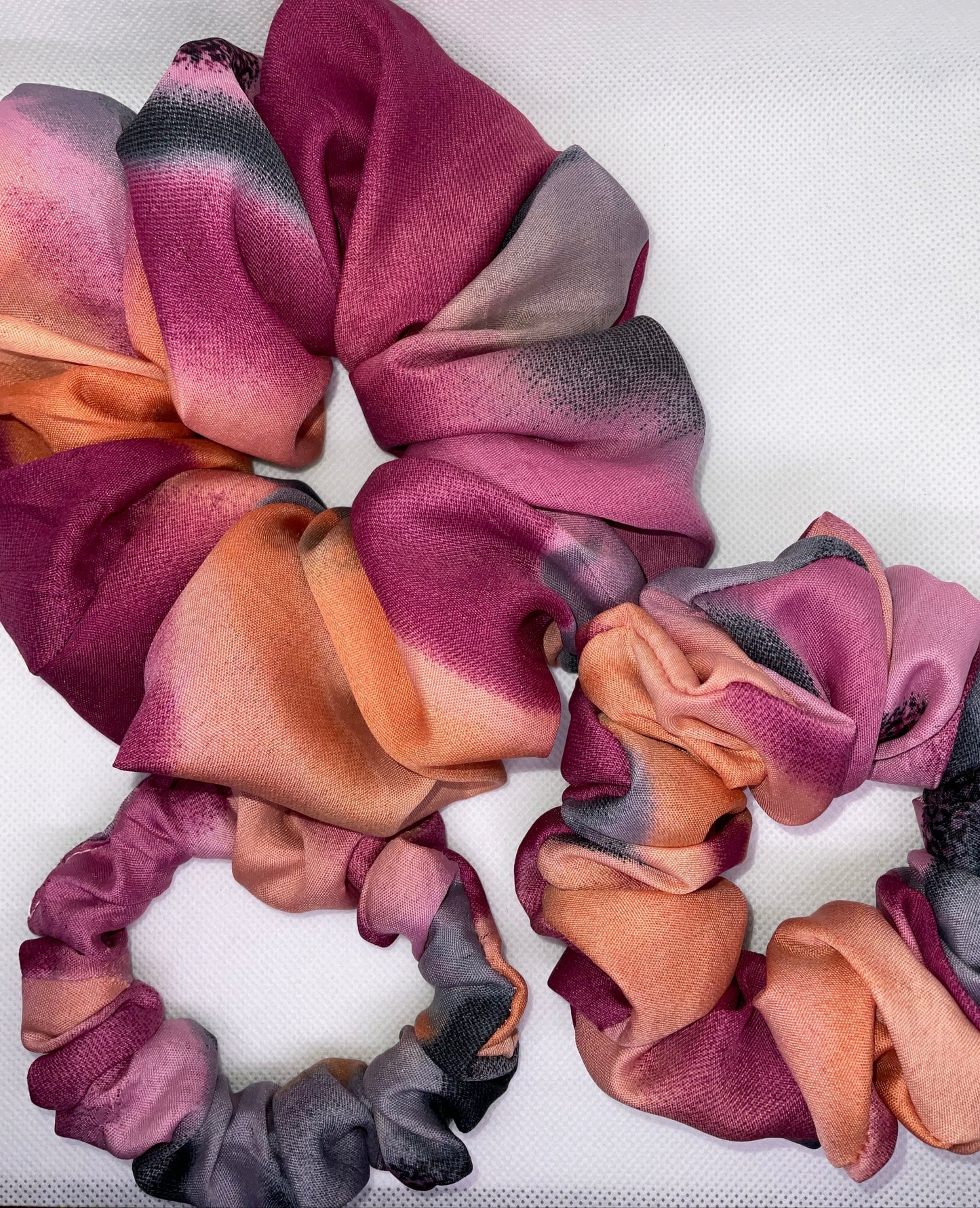 The Laura Satin Hair Scrunchies 💗