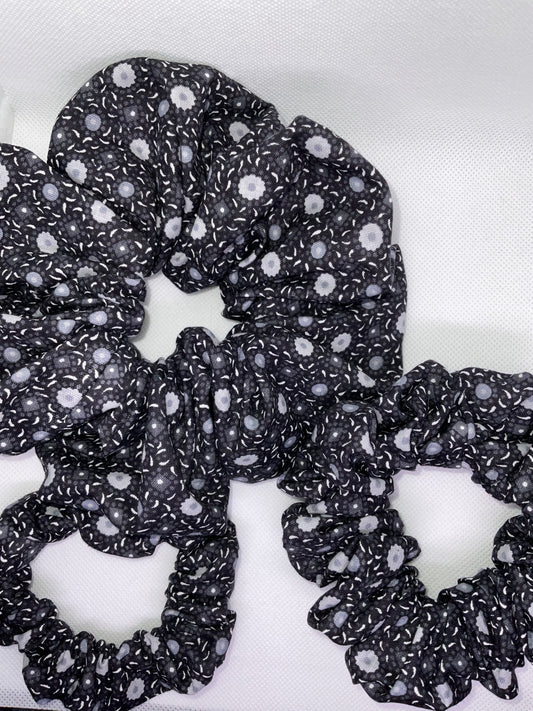 The Fleur Hair Scrunchies 💗