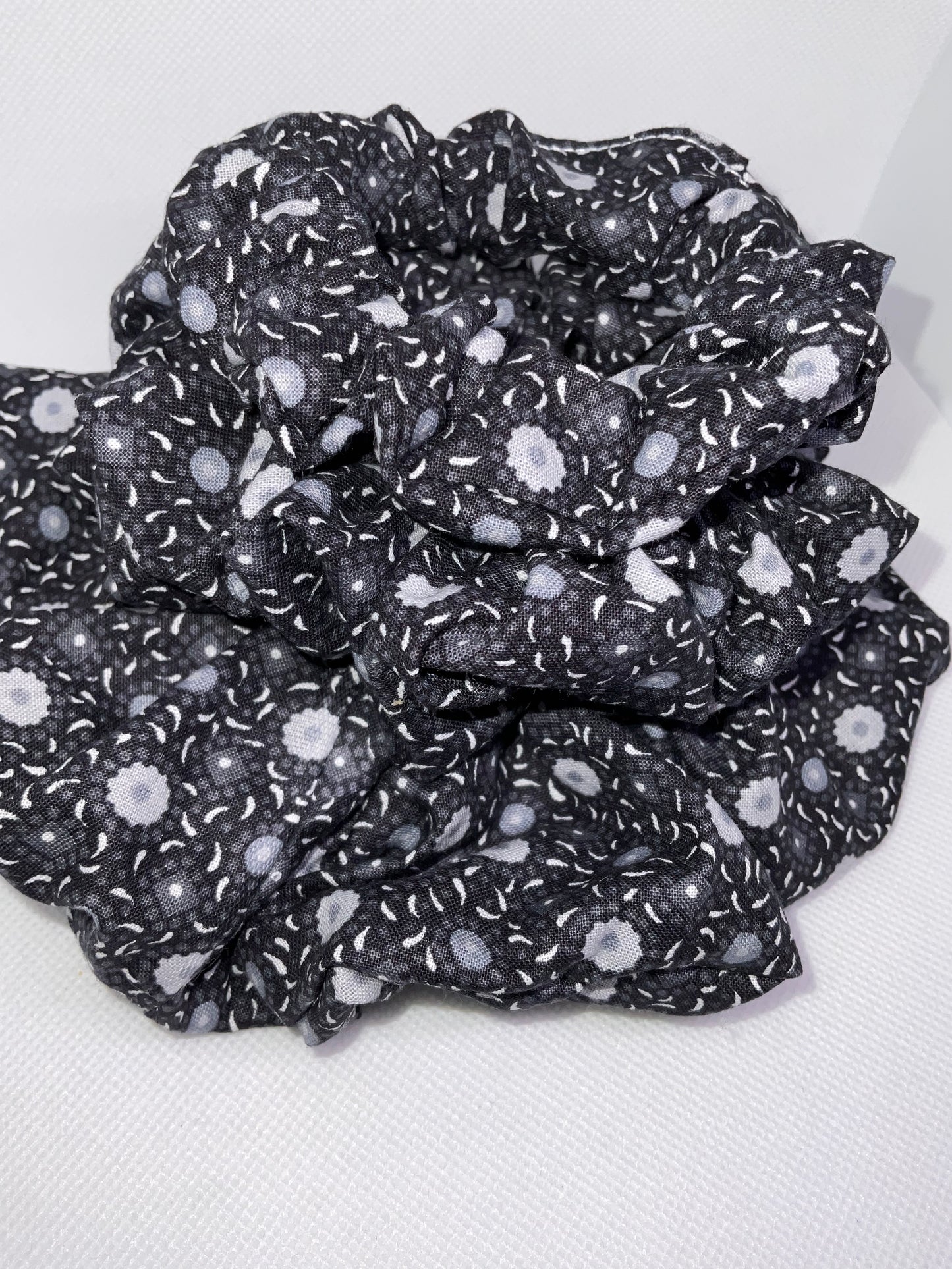 The Fleur Hair Scrunchies 💗