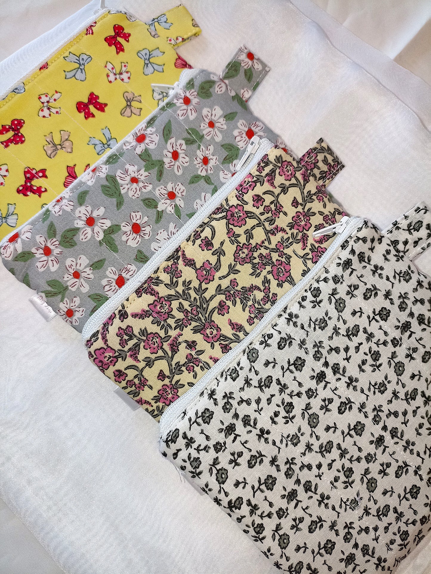 Zipped Coin Purse Complete With A Matching Key Wristlet / coin purse / mini bag / mini purse / mini purse keychain / cute zipper wallet