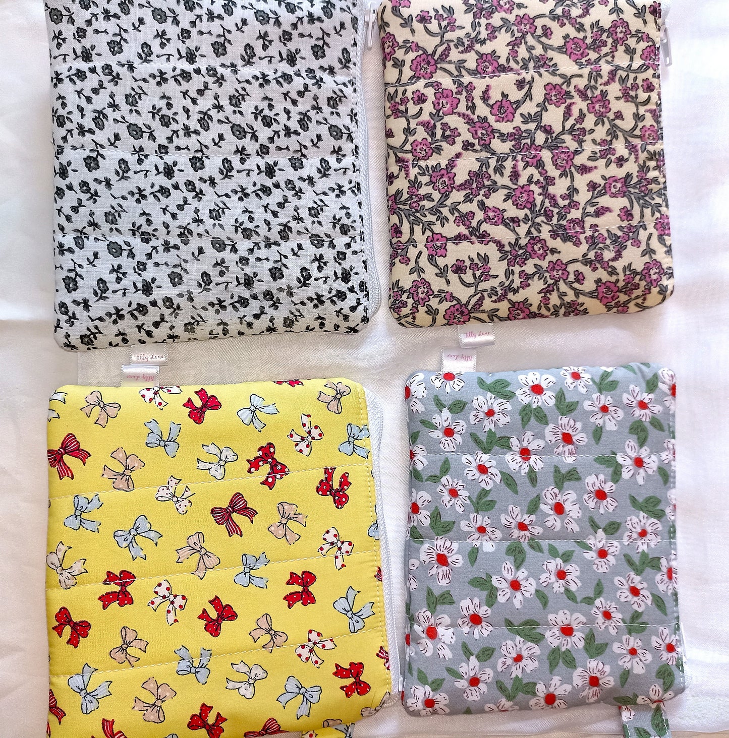 Zipped Coin Purse Complete With A Matching Key Wristlet / coin purse / mini bag / mini purse / mini purse keychain / cute zipper wallet