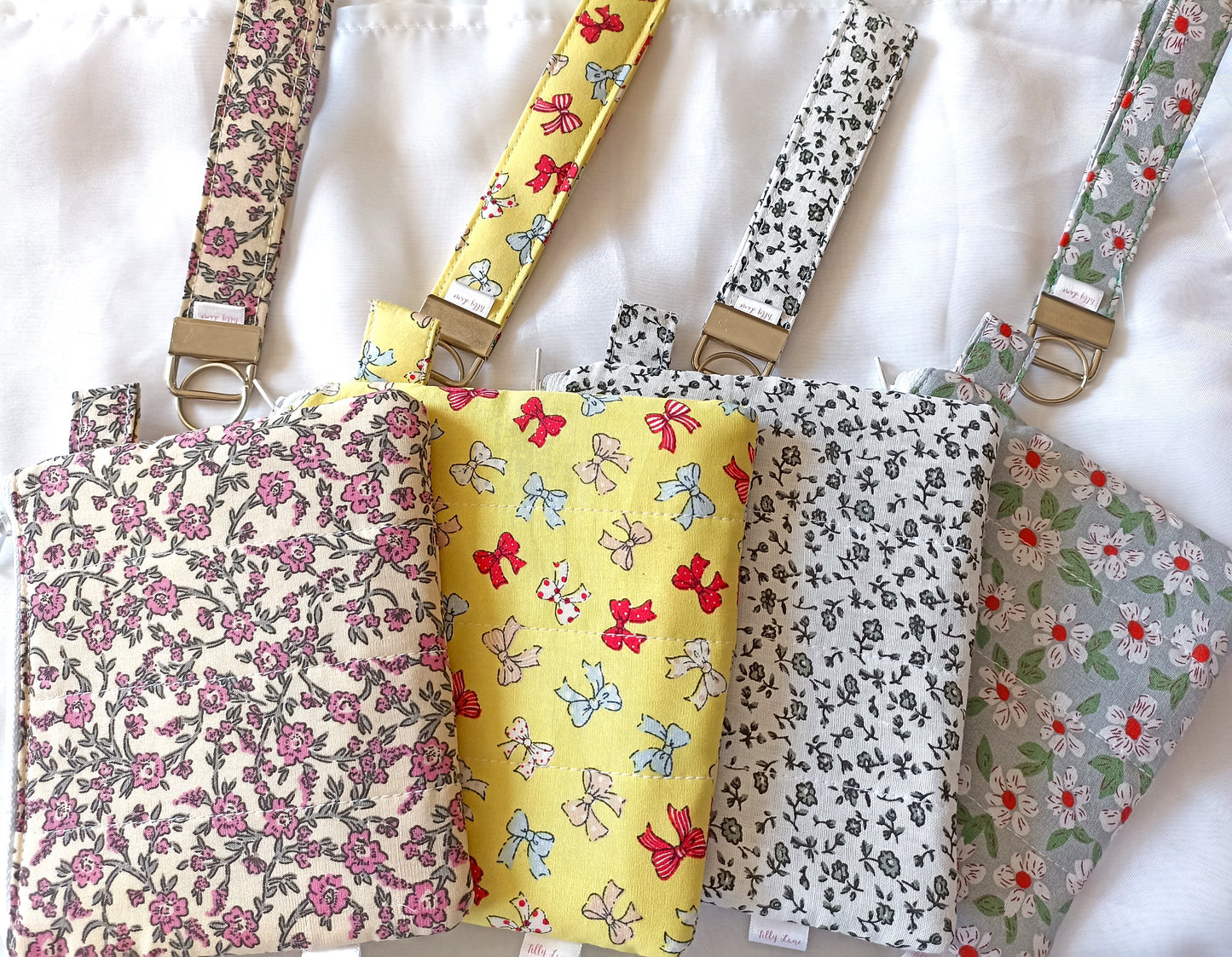 Zipped Coin Purse Complete With A Matching Key Wristlet / coin purse / mini bag / mini purse / mini purse keychain / cute zipper wallet