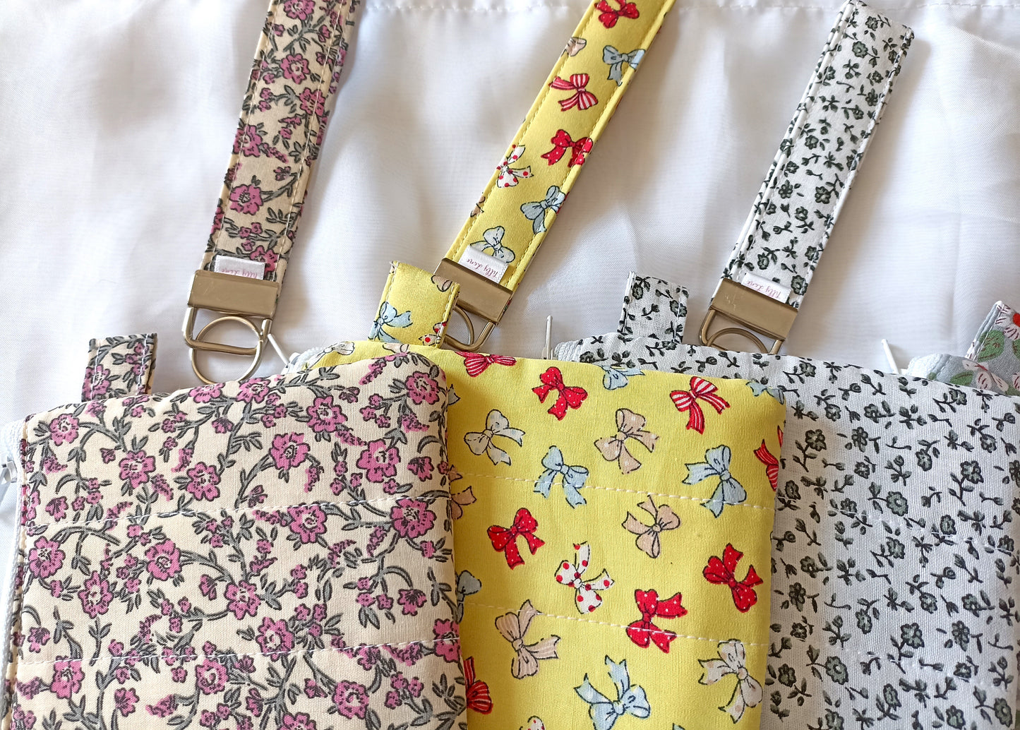 Zipped Coin Purse Complete With A Matching Key Wristlet / coin purse / mini bag / mini purse / mini purse keychain / cute zipper wallet