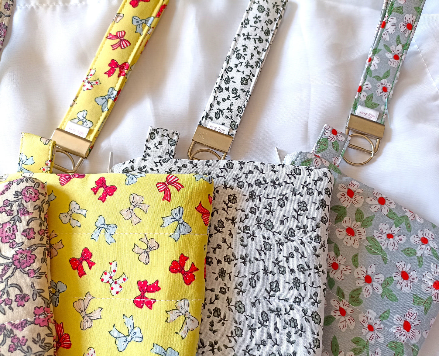 Zipped Coin Purse Complete With A Matching Key Wristlet / coin purse / mini bag / mini purse / mini purse keychain / cute zipper wallet