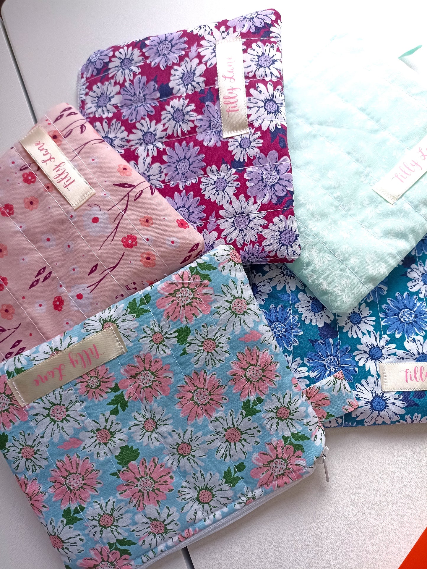 Zipped Coin Purse Complete With A Matching Key Wristlet / coin purse / mini bag / mini purse / mini purse keychain / cute zipper wallet