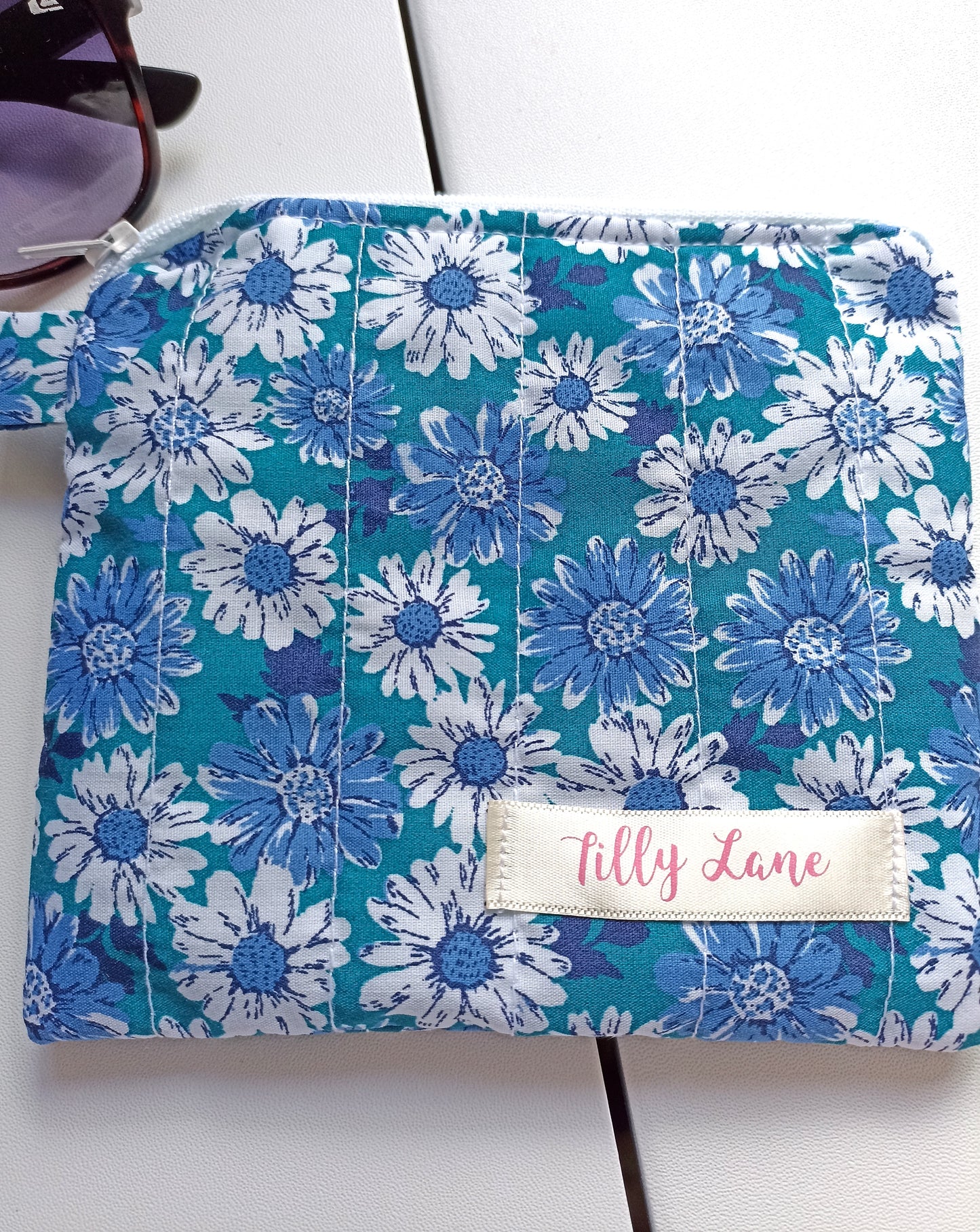 Zipped Coin Purse Complete With A Matching Key Wristlet / coin purse / mini bag / mini purse / mini purse keychain / cute zipper wallet