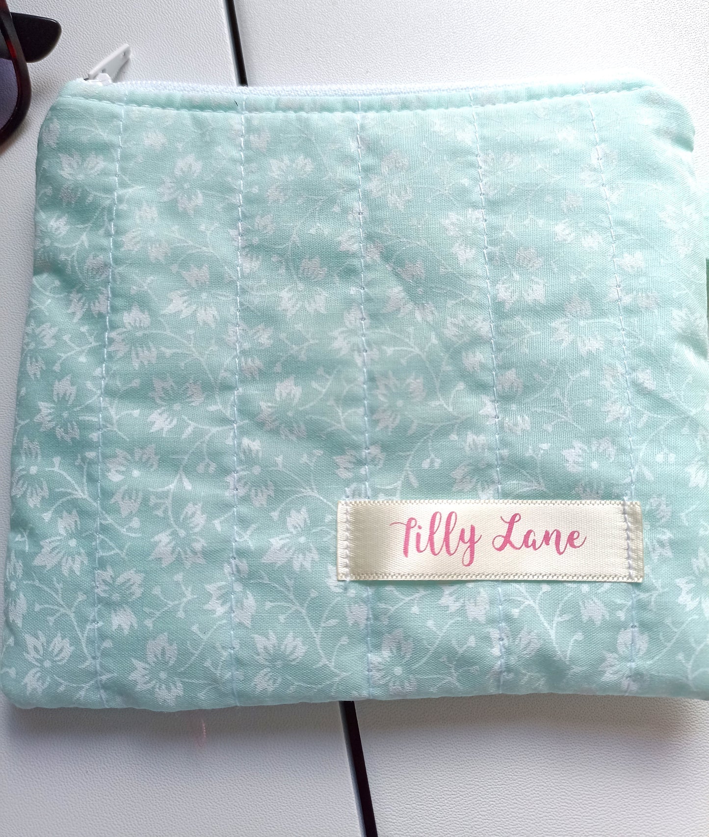 Zipped Coin Purse Complete With A Matching Key Wristlet / coin purse / mini bag / mini purse / mini purse keychain / cute zipper wallet