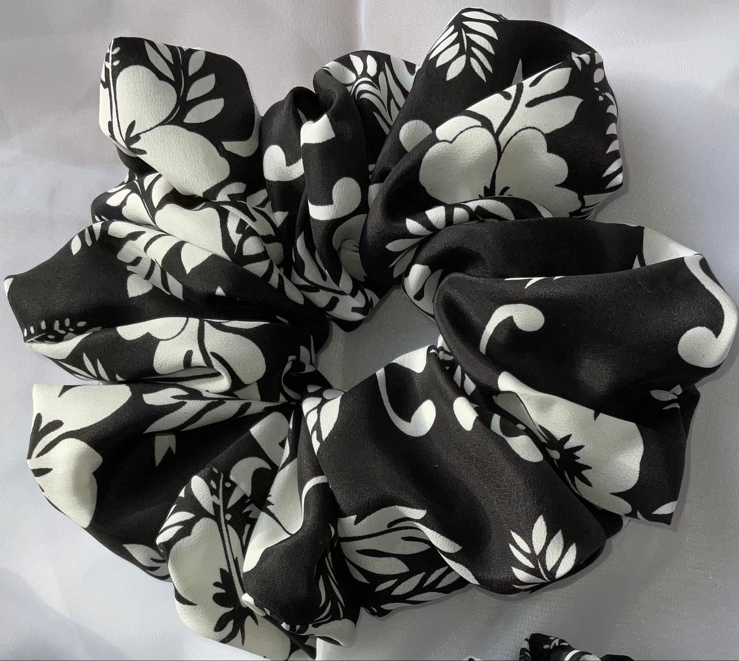 The Nicola Printed Satin Hair Scrunchies